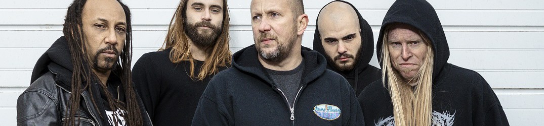 Suffocation: il lyric video di 'Return To The Abyss'
