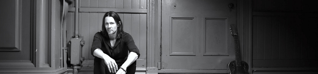 Myles Kennedy: il lyric video di 'Devil on the Wall'