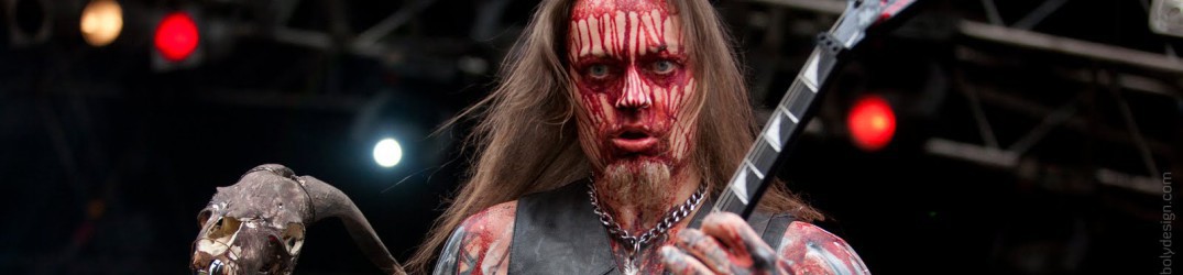 Belphegor: attivista ortodosso russo minaccia Helmut sputandogli