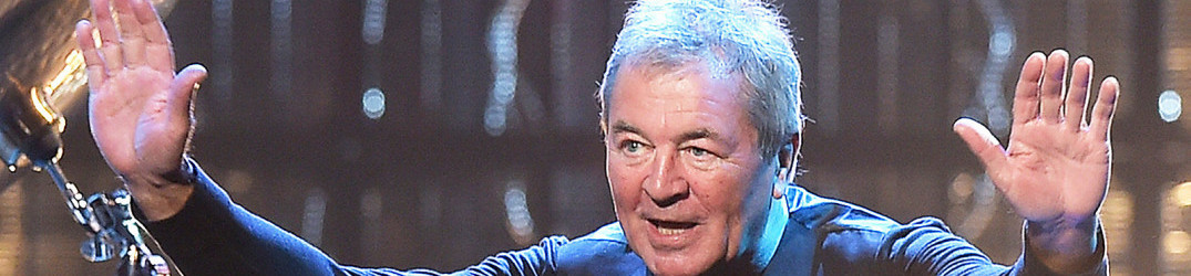 Ian Gillan (Deep Purple): il video di 'Smoke on the Water' dal live album "Contractual Obligation"