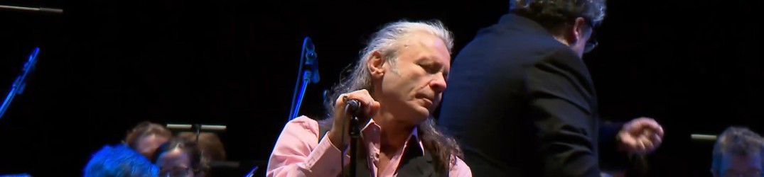 Bruce Dickinson: canta i Deep Purple con un'orchestra in ricordo di Jon Lord