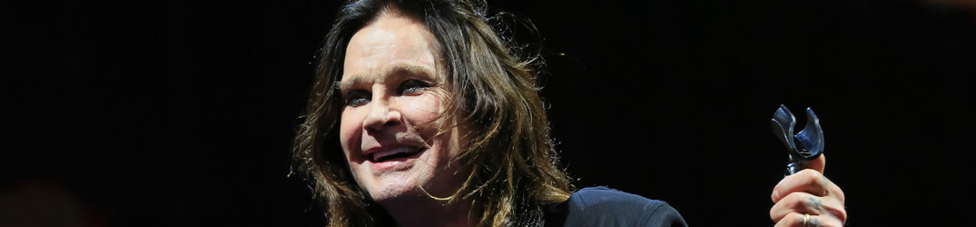 Ozzy Osbourne: torna sul palco a sorpresa per la prima volta in quasi un anno (video)