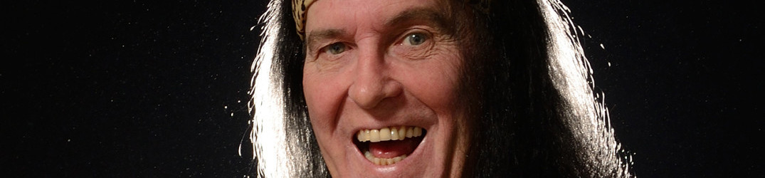 AC/DC: il cantante originale Dave Evans esegue 'Whole Lotta Rosie' su Fox Sports