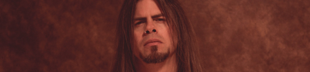 Queensrÿche: Todd La Torre mette all'asta gli abiti usati per il video 'Blood of the Levant'