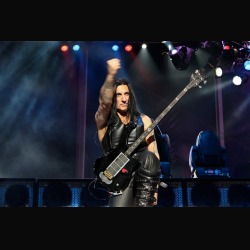 Manowar: online la cover natalizia