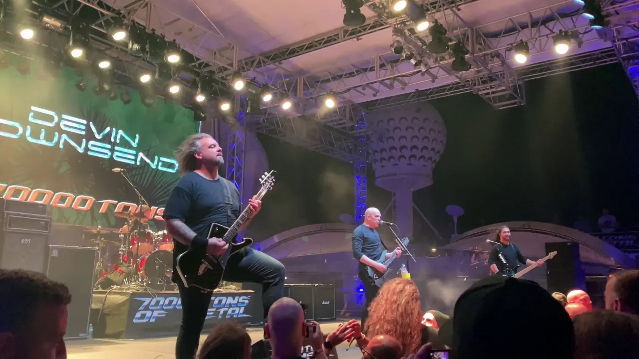 Devin Townsend: suona canzoni degli Strapping Young Lad dal vivo dopo 14 anni