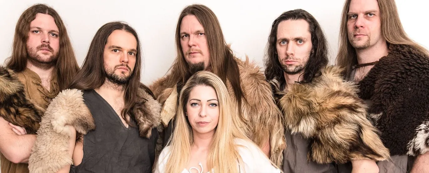 Dalriada: ascolta 'Sólymok fészke' cover dei Kalapács