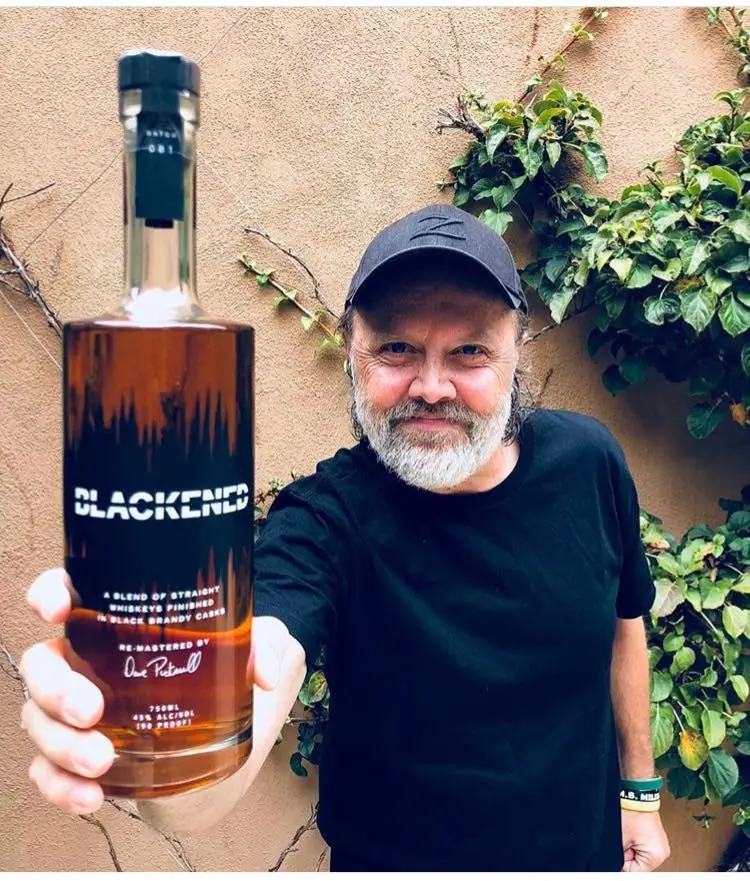 Metallica: presentano il whiskey americano "Blackened" in edizione limitata