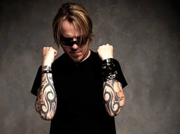 Fear Factory: l’ex singer Burton C. Bell celebra i 30 anni di "Obsolete" con "Obsolete By Word Of Mouth"