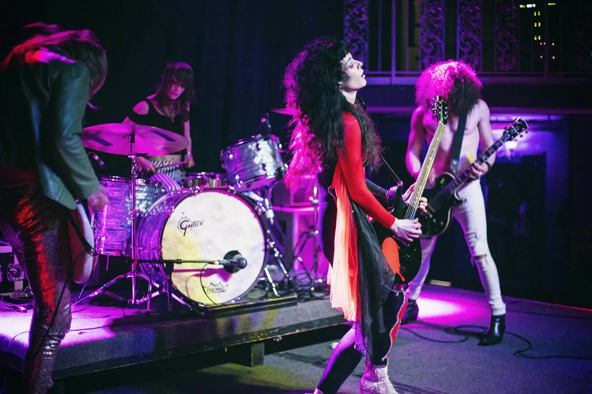 Starbenders: online il videoclip di 'Something Ain't Right'