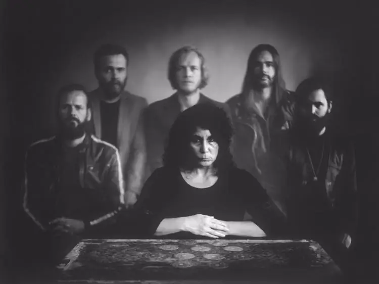 Molassess: ascolta in streaming l'intero nuovo album "Through the Hollow"