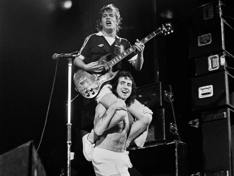 AC/DC: Angus Young, '"Back In Black" è il nostro album dedicato a Bon Scott'