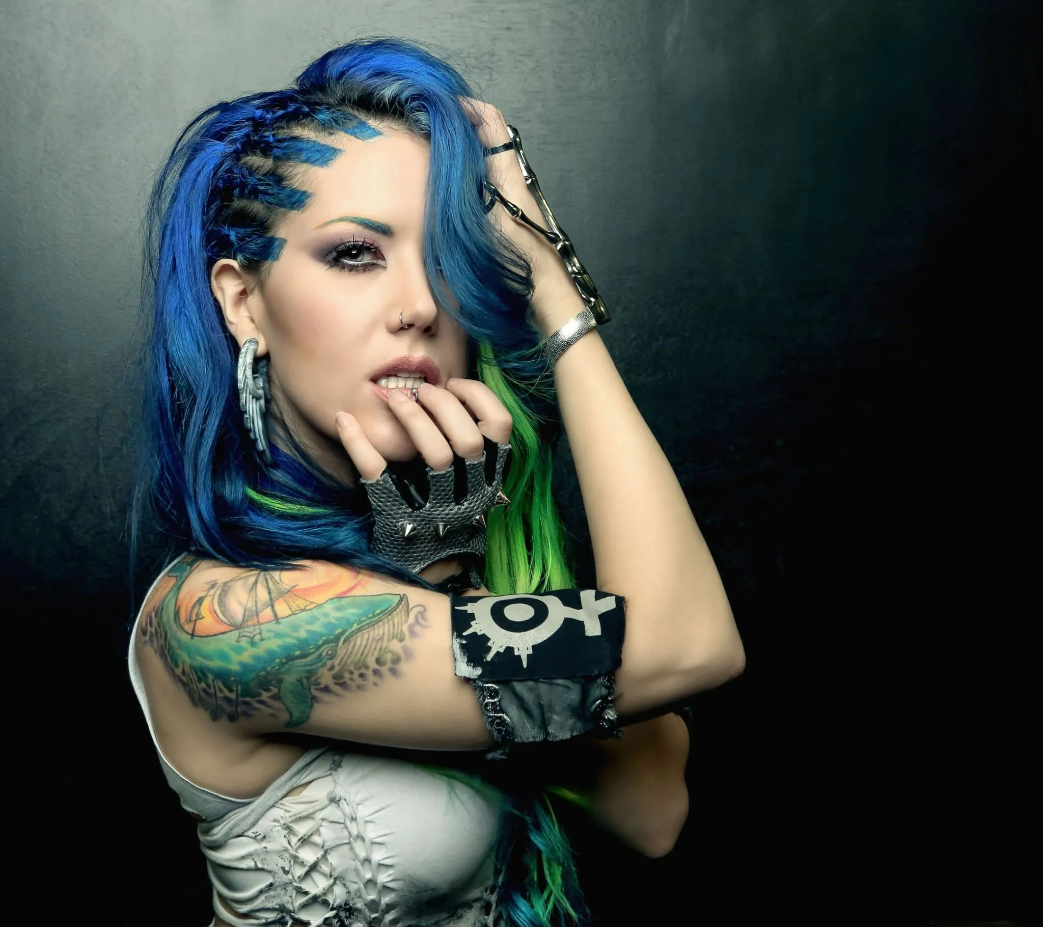 Arch Enemy: Alyssa White-Gluz, una collaborazione con la sorella per il singolo 'Dream Rats'