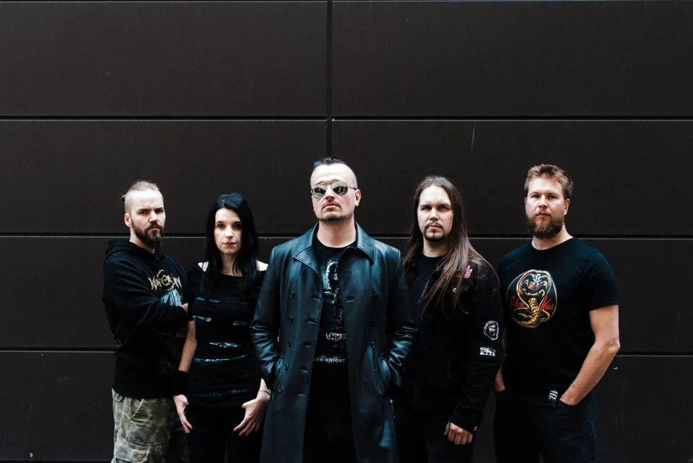 Amoth: il video ufficiale del brano 'The Man Who Watches The World Burn'
