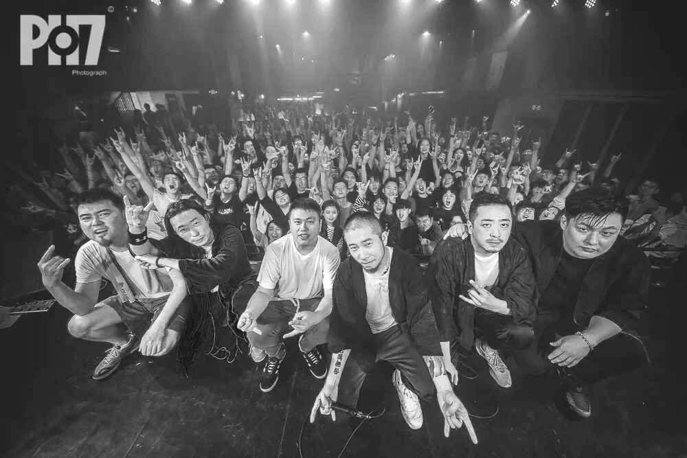 The Samans: condividono brevi video clip tratti dal nuovo album, artwork