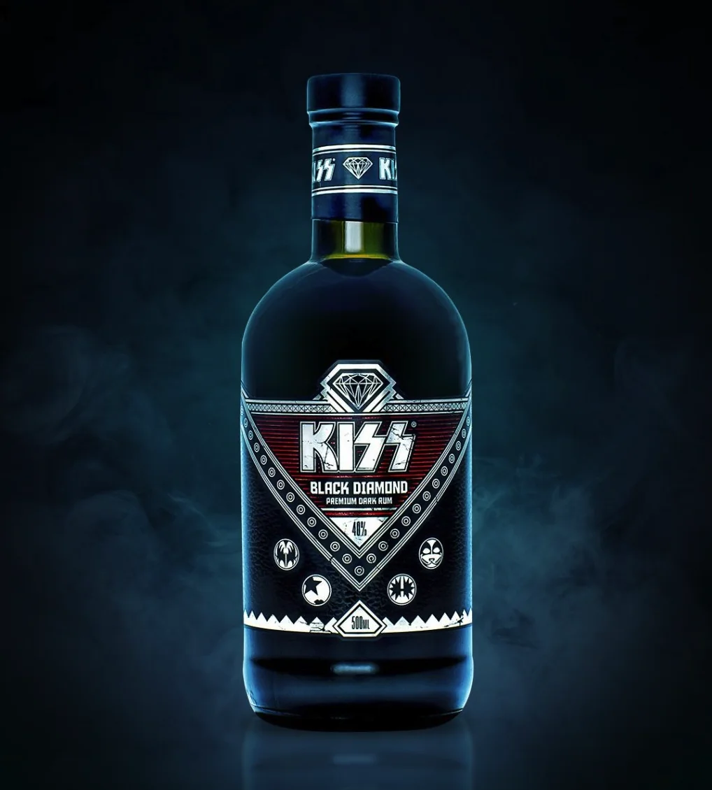 Kiss: lanciano sul mercato il loro primo rum, il 'Kiss Black Diamond Premium Dark Rum'