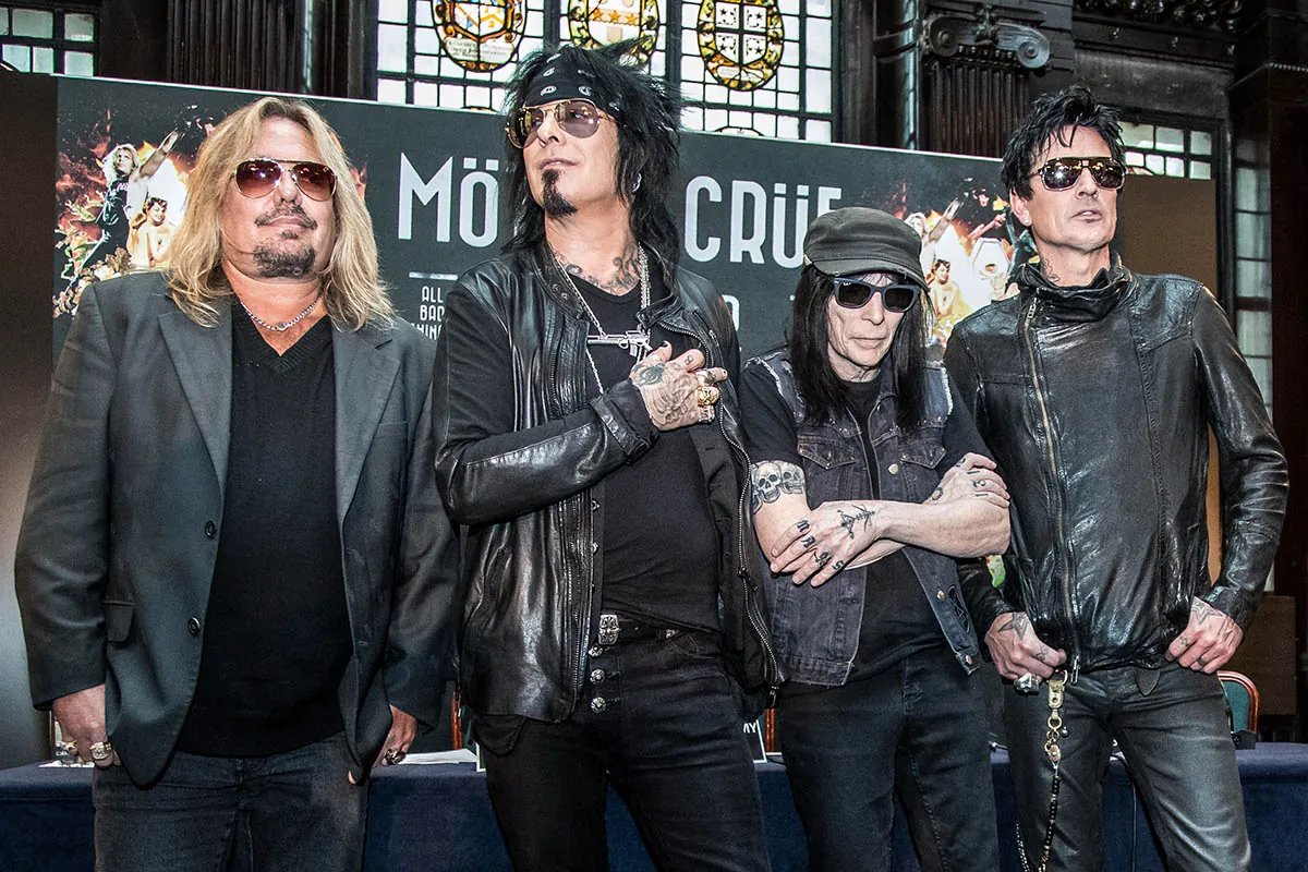 Mötley Crüe: frattura alle costole per Tommy Lee, subentra Tommy Clufetos per il "The Stadium Tour"