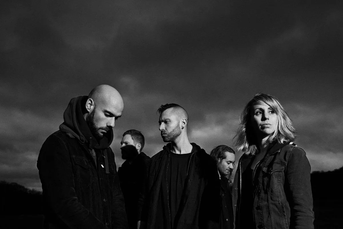 Ovtrenoir: online il secondo singolo 'I Made My Heart a Field of Fire', album di debutto in arrivo