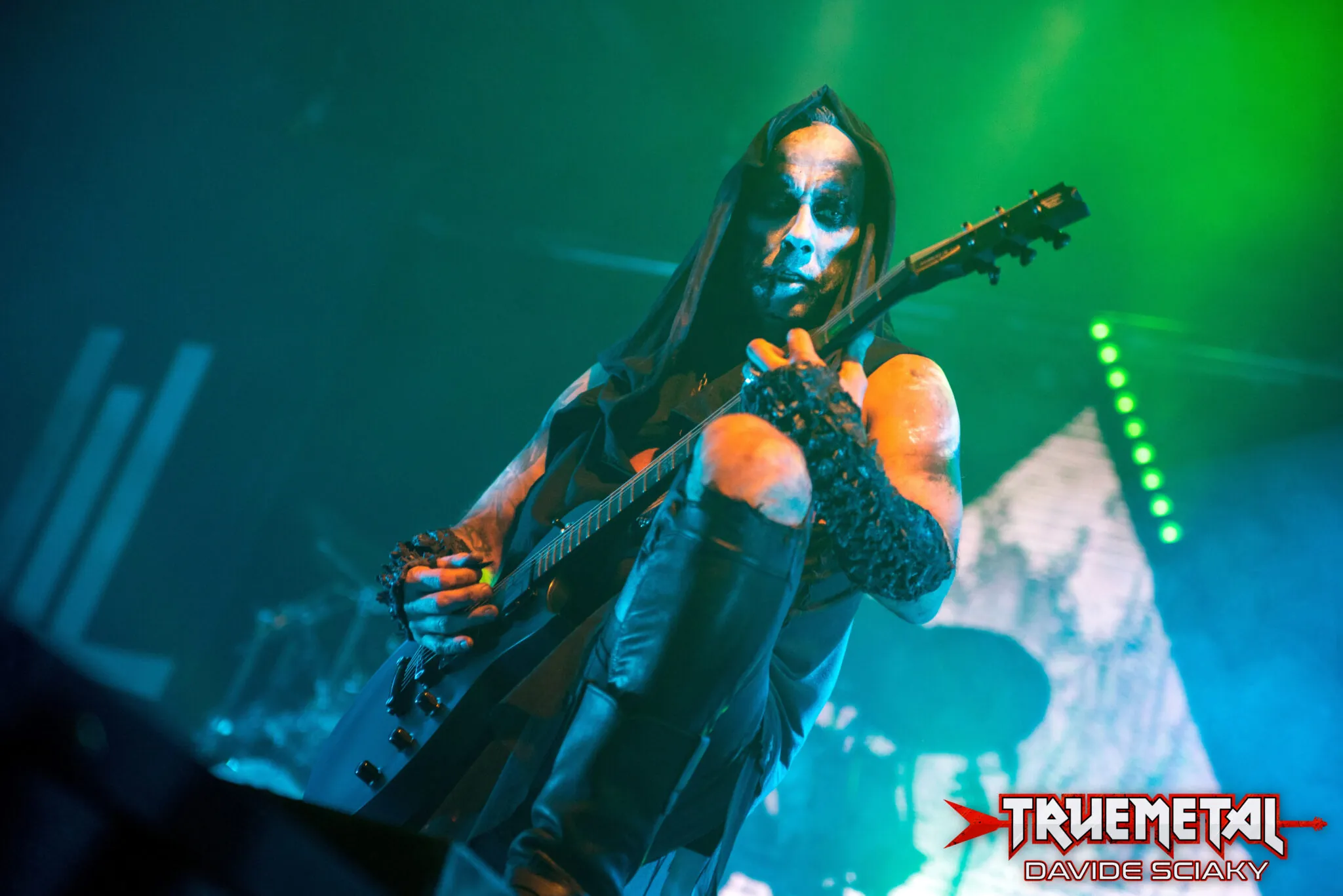 Behemoth: Nergal, "Non siate covidioti, fatevi il fottuto vaccino!"