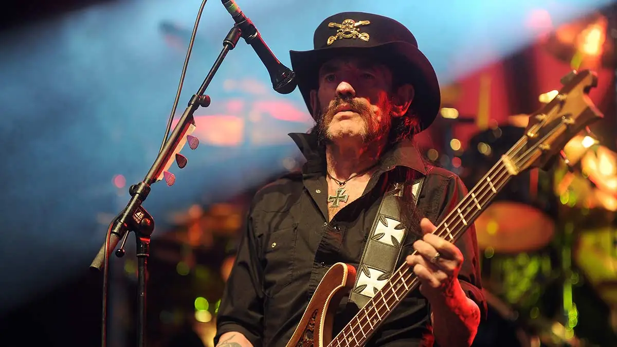 Motörhead: pubblicano un Live inedito del 1998; in Spagna un murales tributo a Lemmy