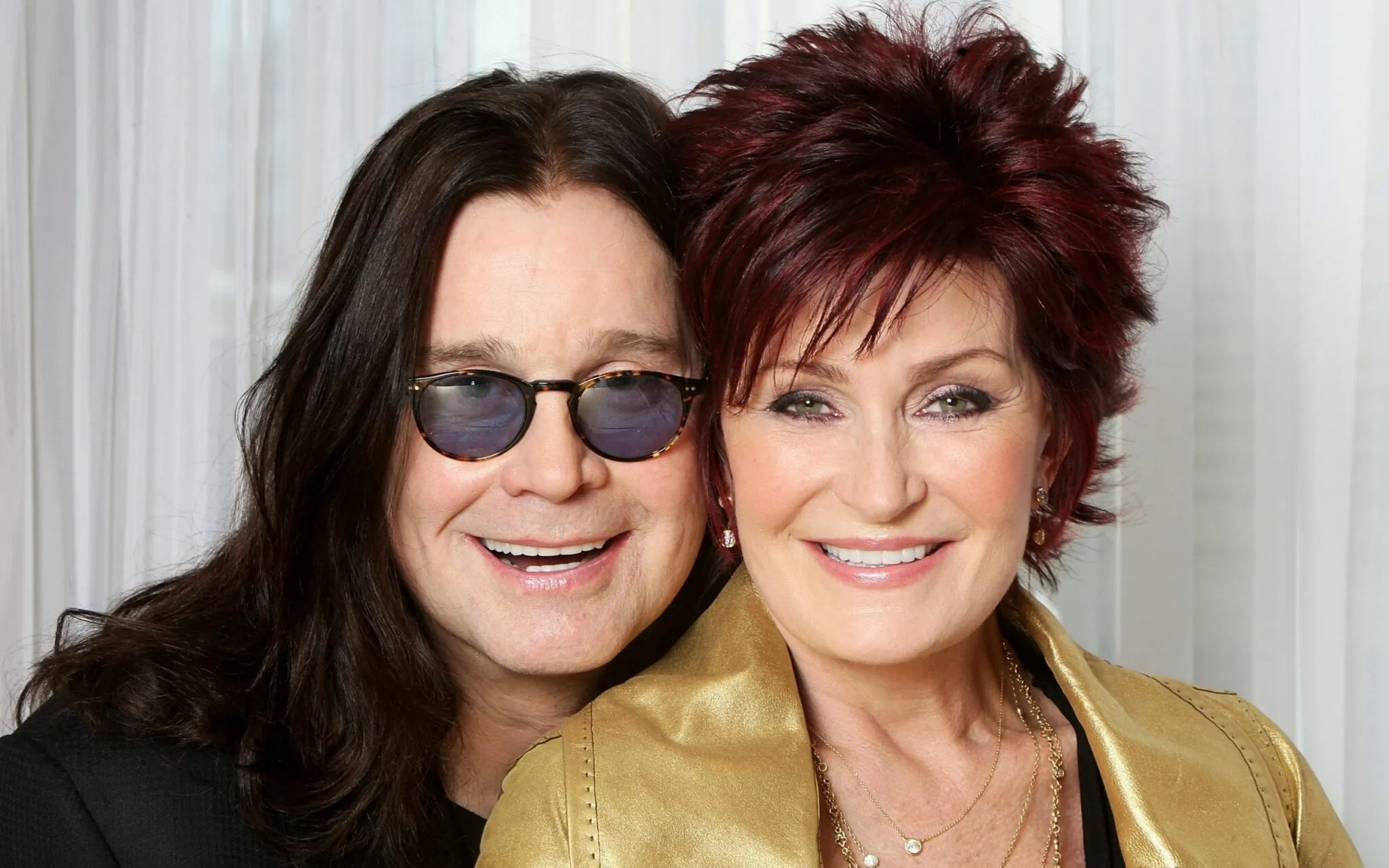 Ozzy Osbourne: Sharon Osbourne ritorna a casa dopo due test negativi