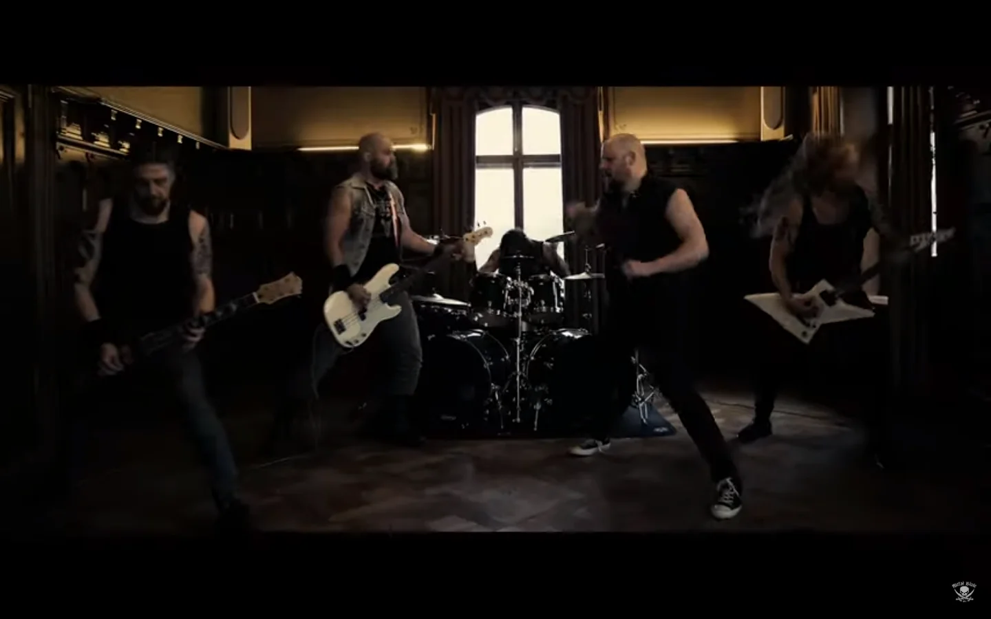 The Crown: i dettagli di "Royal Destroyer" e un nuovo video