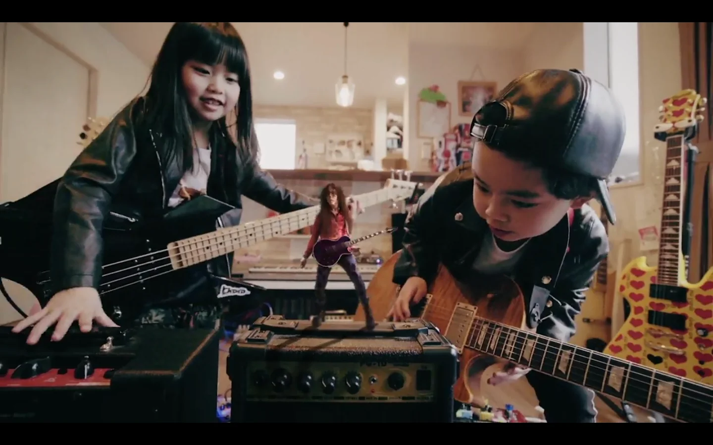 Marty Friedman: il video di 'Makenaide' da "Tokyo Jukebox 3" con un cameo finale dedicato a Jason Becker