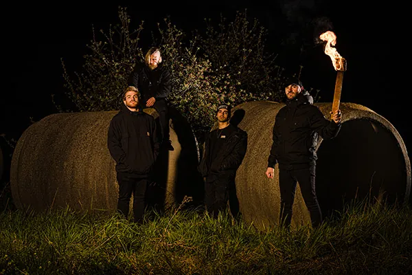 Outmayr: 'Fight Fire with Fire', il nuovo singolo della metalcore band italiana