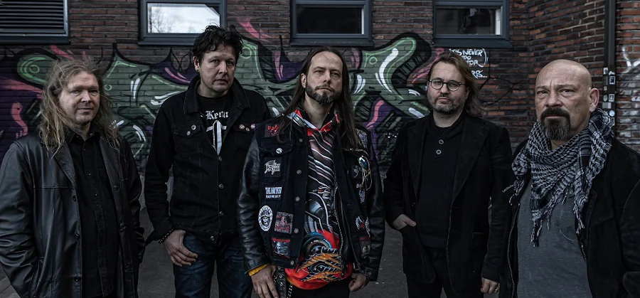 Arched Fire: guarda il lyric video di 'From Dust to Dust'