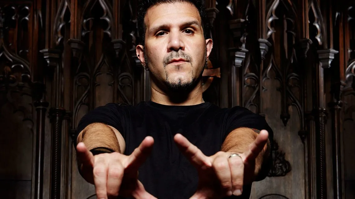 Anthrax: Gene Simmons (KISS) officia il matrimonio di Charlie Benante e Carla Harvey (Butcher Babies)