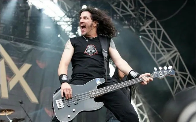 Anthrax: Frank Bello firma una linea di bassi elettrici