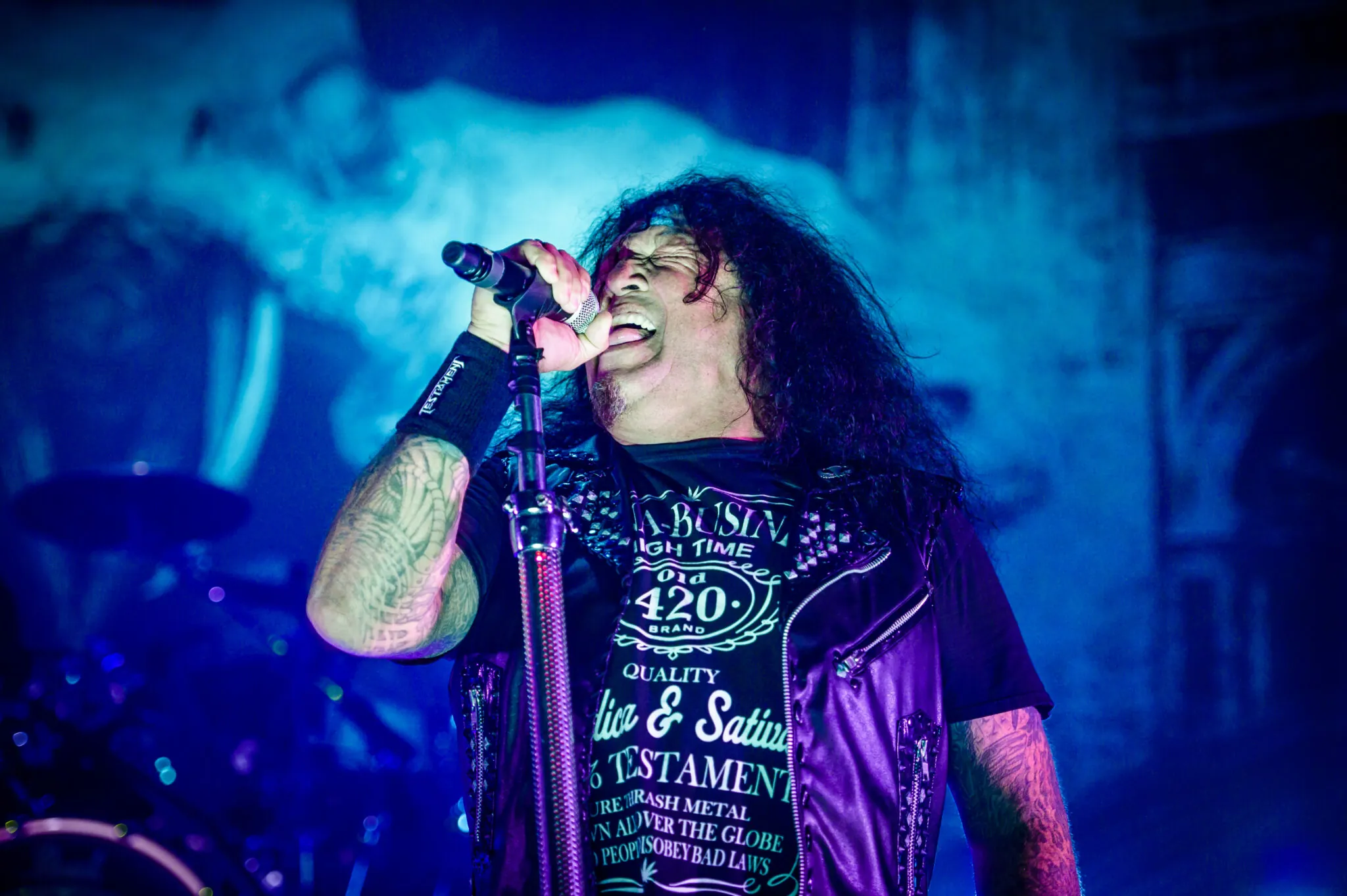 Testament: Chuck Billy, "Con il senno di poi, sono felice di non essere stato preso alle audizioni per i Sepultura"
