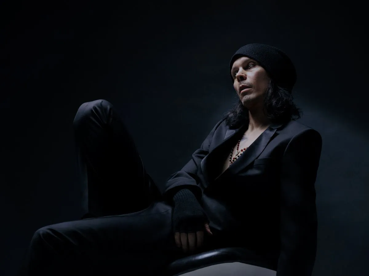 Him: Ville Valo pubblica il singolo 'Loveletting' dall'album d'esordio "Neon Noir"