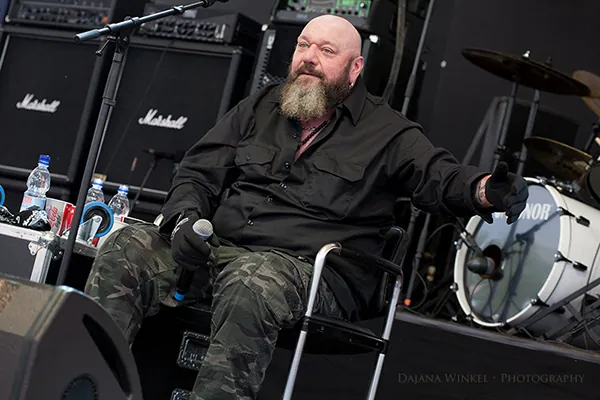 Warhorse: il video del singolo "Stop The War"