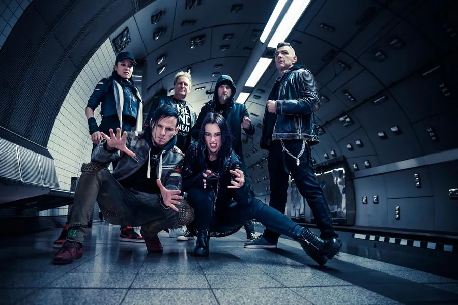 How We End: il video di "My Fighting Heart"