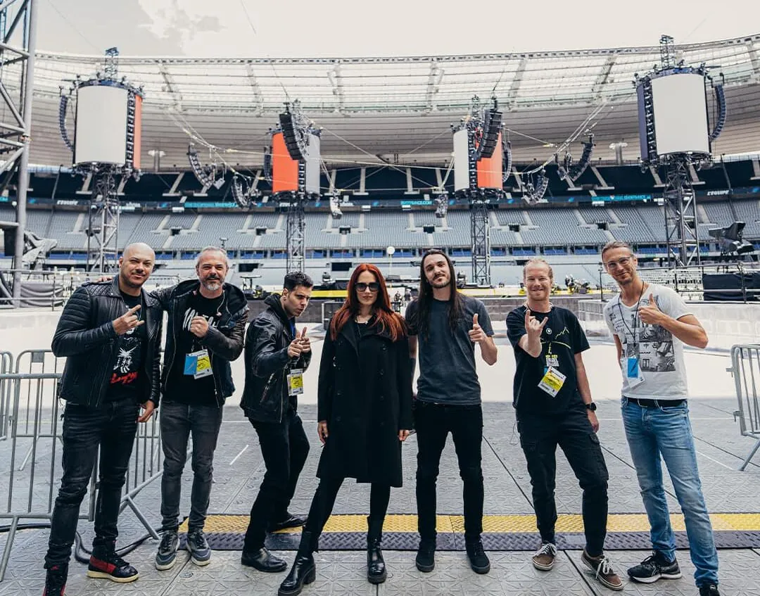 Epica: le immagini del primo show di supporto ai Metallica a Parigi