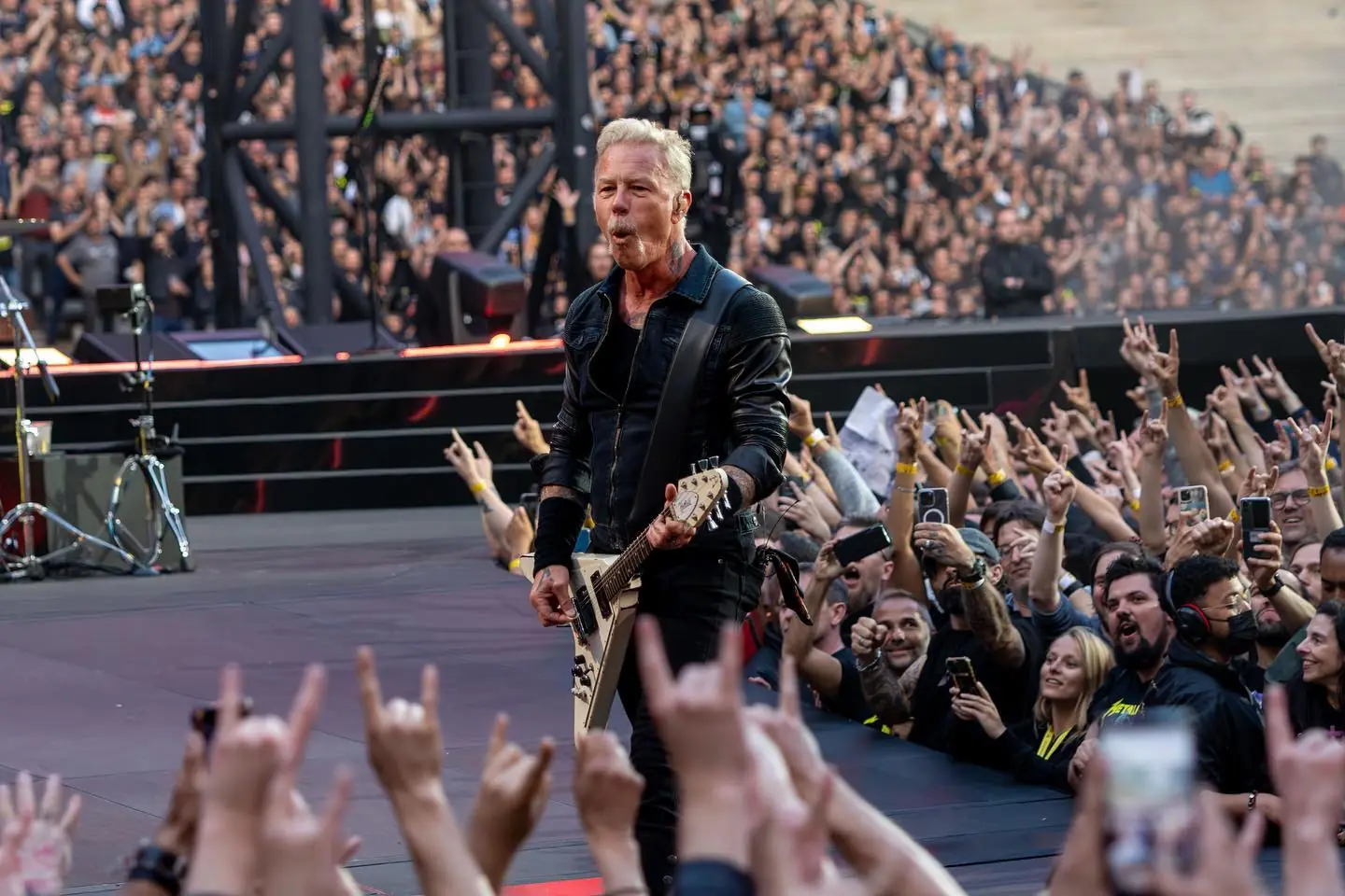 Metallica: il video ufficiale dal vivo di 'Blackened' dallo show di Parigi