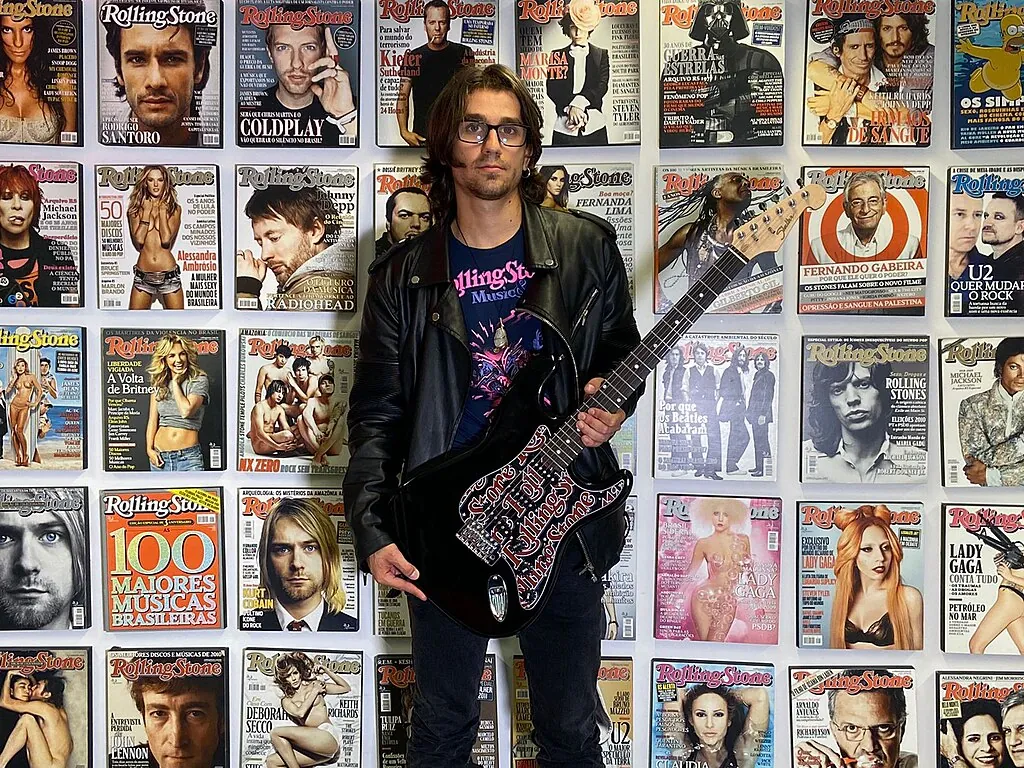 Davide Lo Surdo: incluso in un libro di Storia della musica con i The Beatles