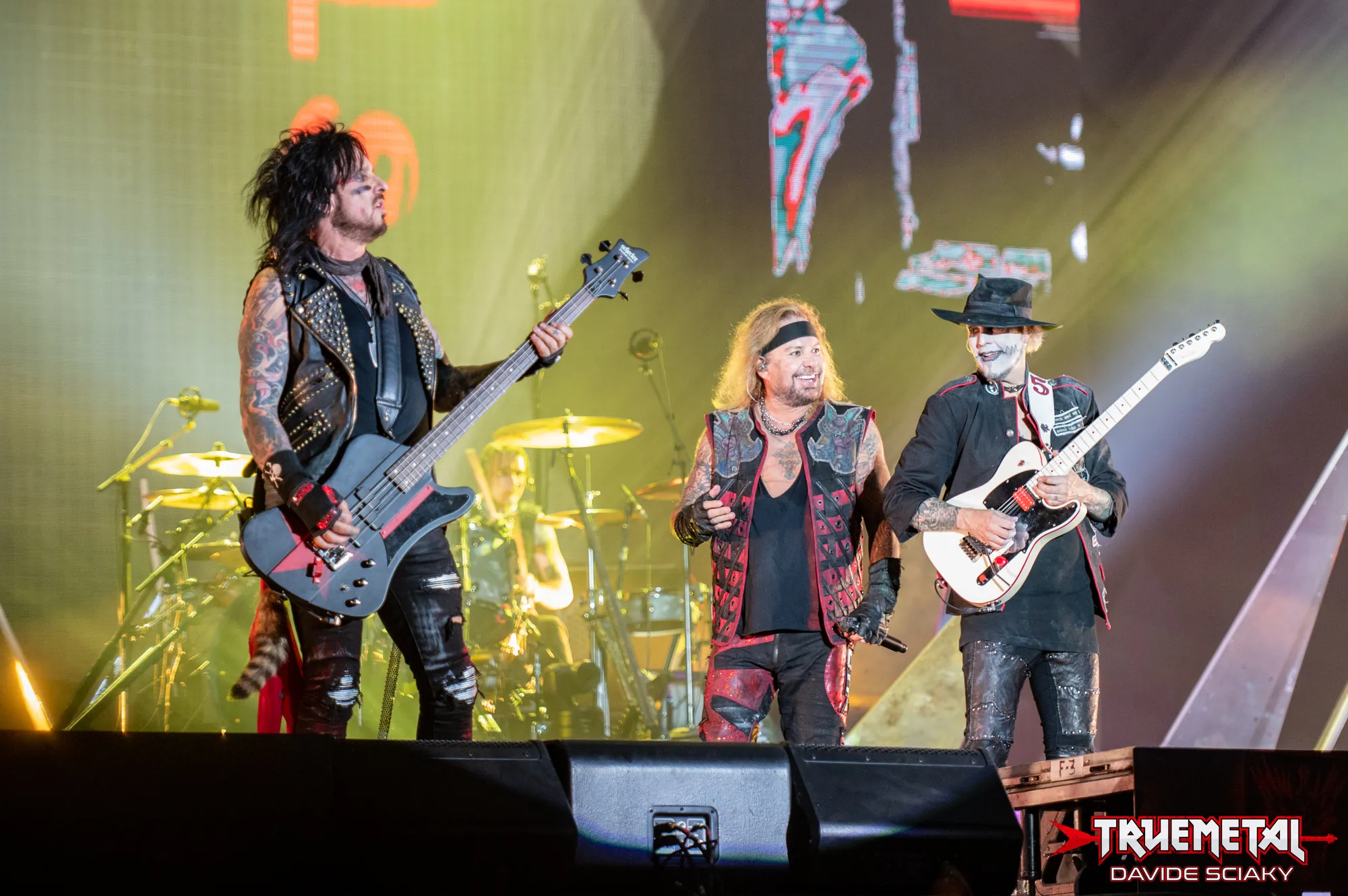 Mötley Crüe: annunciato il cofanetto deluxe che celebra i 40 anni di "Theatre Of Pain"