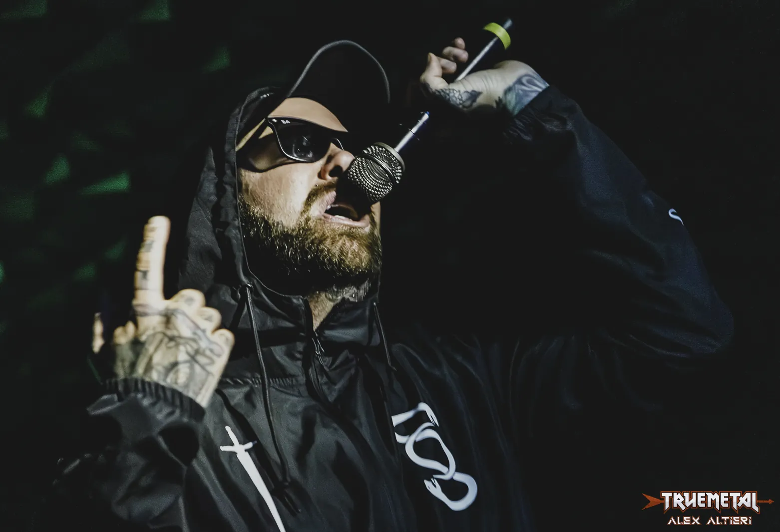 Attila: cancellano il tour europeo