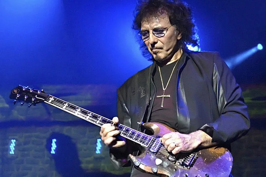 Black Sabbath: Tony Iommi ospite sul nuovo album di Robbie Williams