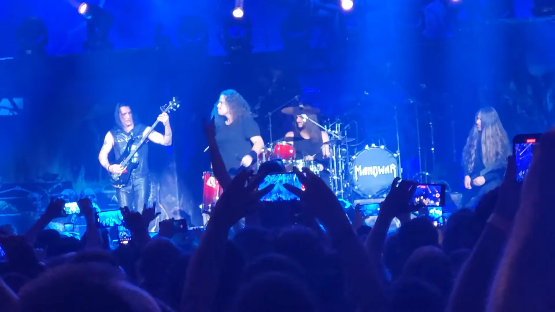 Manowar: sul palco con la band gli ex Evandro "E.V." Martel e Marcus Castellani per 'Warriors Of The World United'