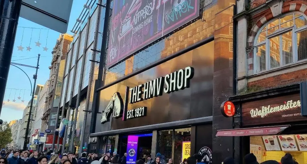 Riapre lo storico HMV di Londra