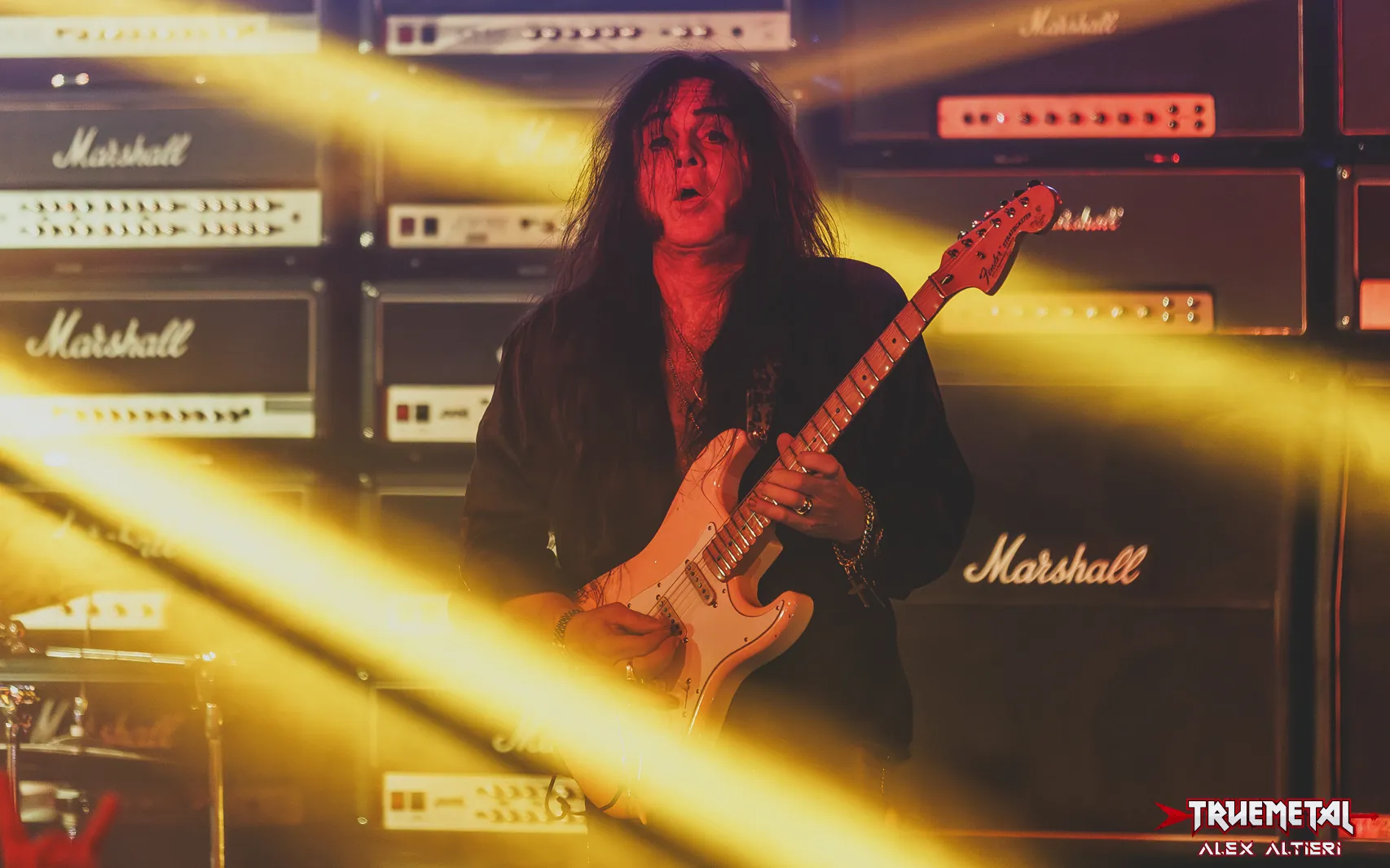 Yngwie Malmsteen: un video alle prese con il basso elettrico