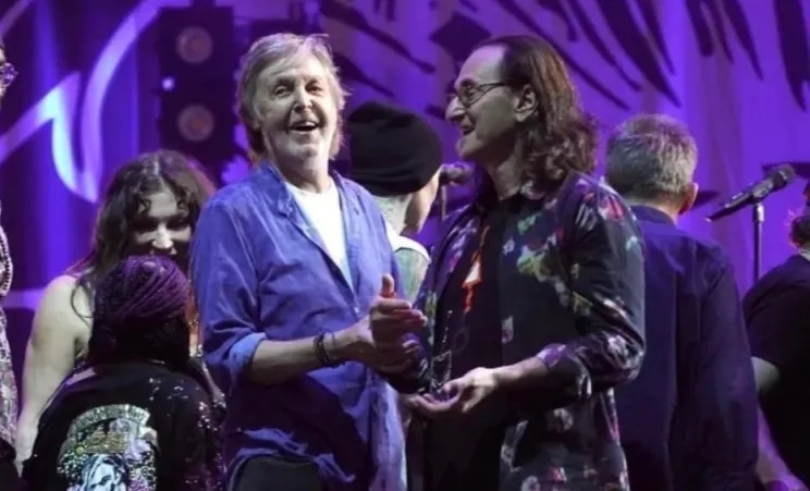 Geddy Lee: "Ci siamo ubriacati con Paul McCartney e ha cercato di convincerci a riformare i Rush"
