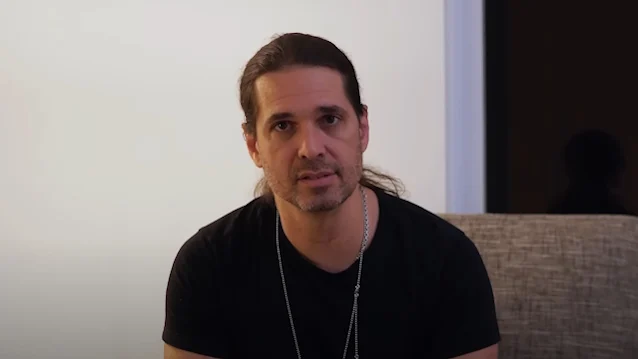 Megadeth: Kiko Loureiro lascia la band. Ecco le motivazioni