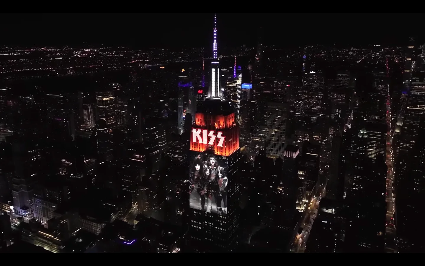Kiss: si accende l'Empire State Building per l'ultimo show della band