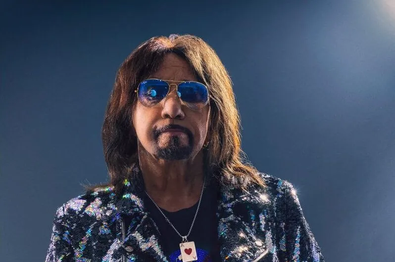 Ace Frehley: "18 anni di sobrietà? Ascolto il mio sponsor personale e vado alle riunioni degli alcolisti anonimi"