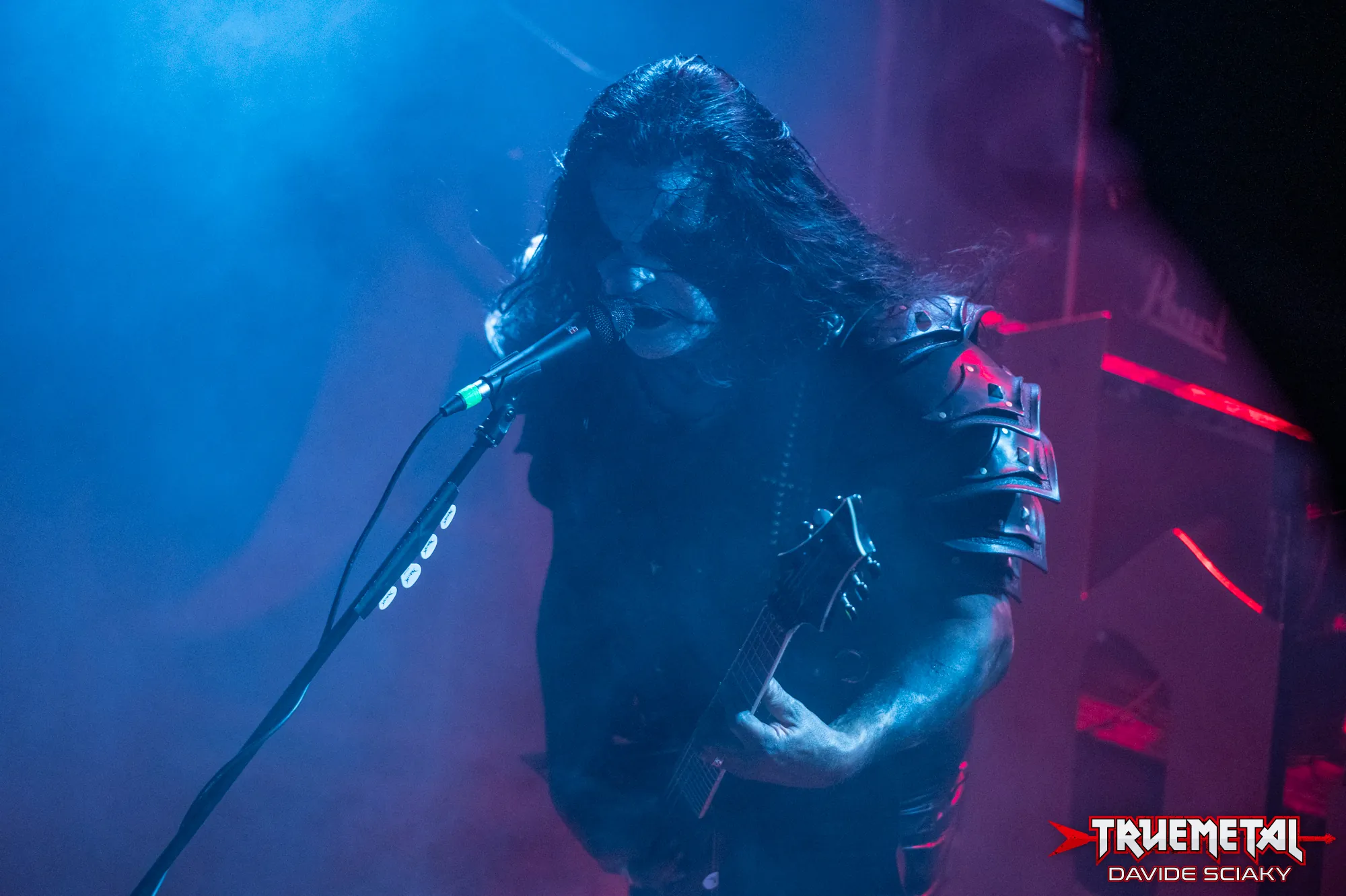 Abbath: abbandonato il palco dopo due minuti l'inizio del concerto al SaariHelvetti Festival