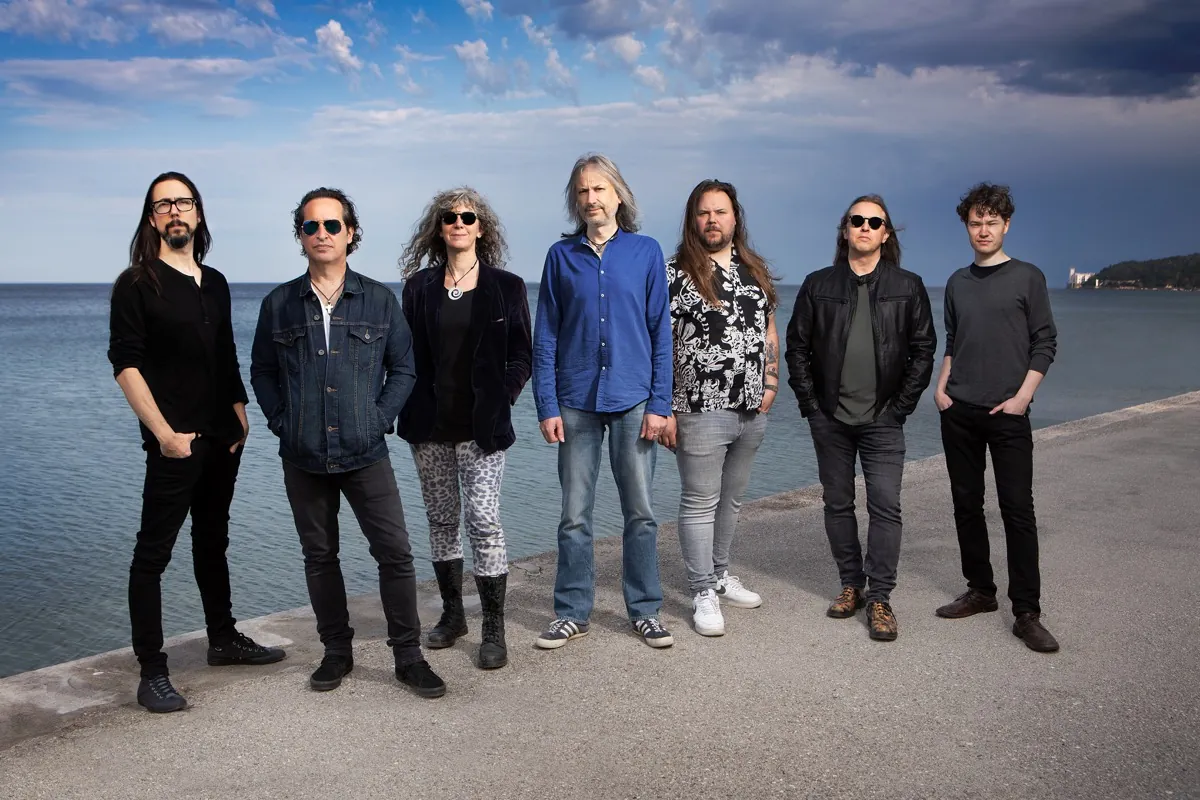 Big Big Train: il video di "Love Is The Light"